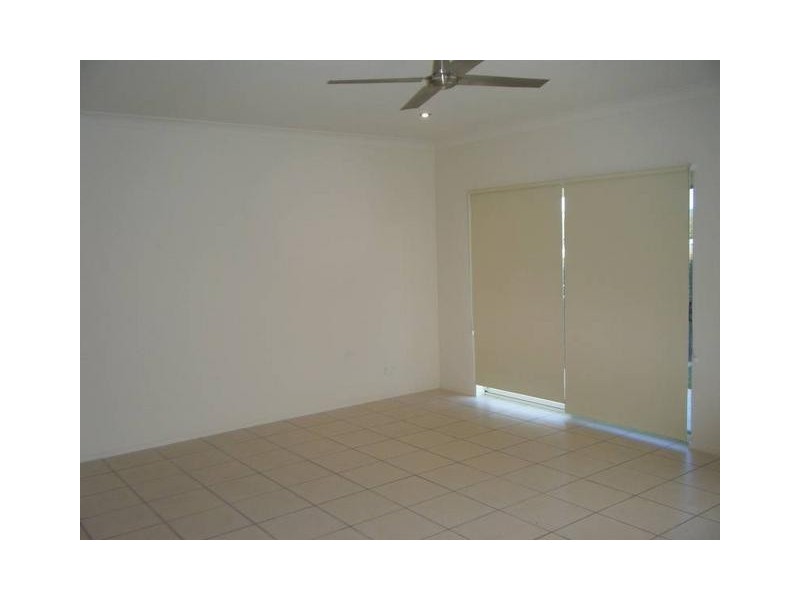 4/1 Murroona Road, Bowen QLD 4805