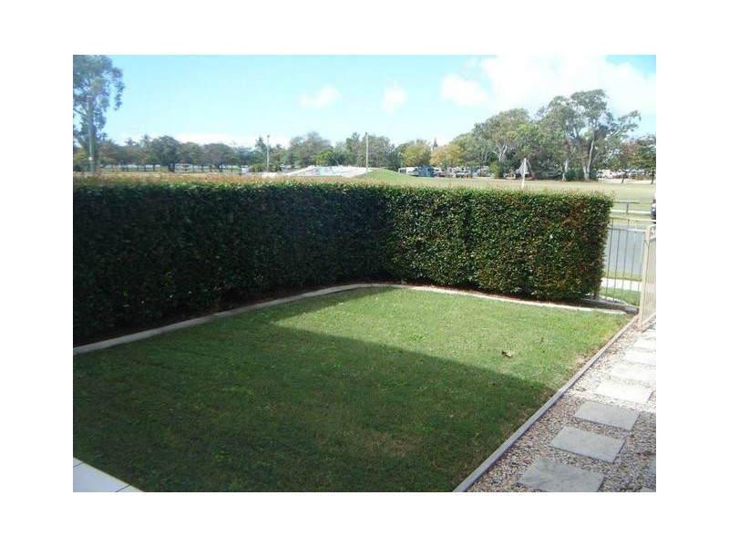 4/1 Murroona Road, Bowen QLD 4805