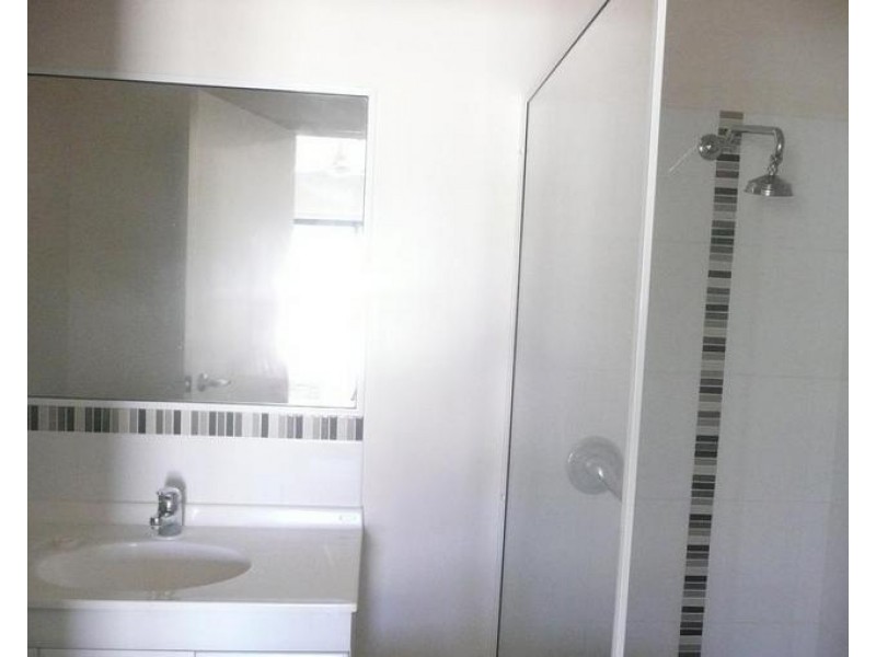 2/34 Poole Street, Bowen QLD 4805