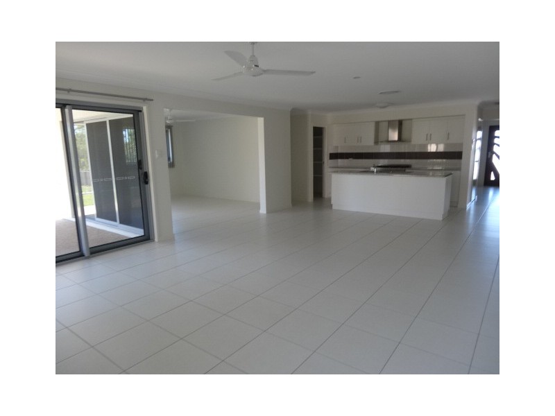 11 Silk Road, Bowen QLD 4805