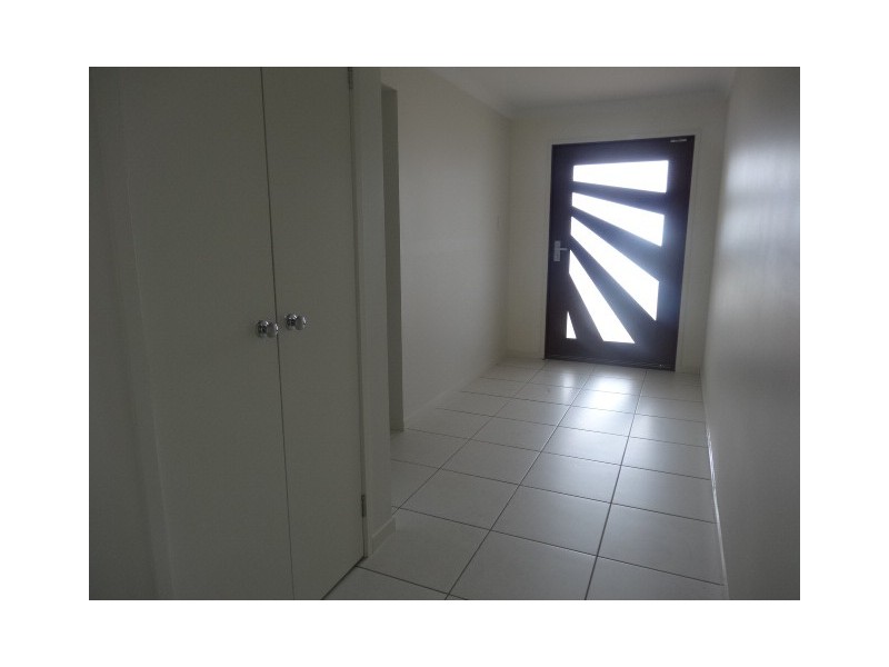 11 Silk Road, Bowen QLD 4805