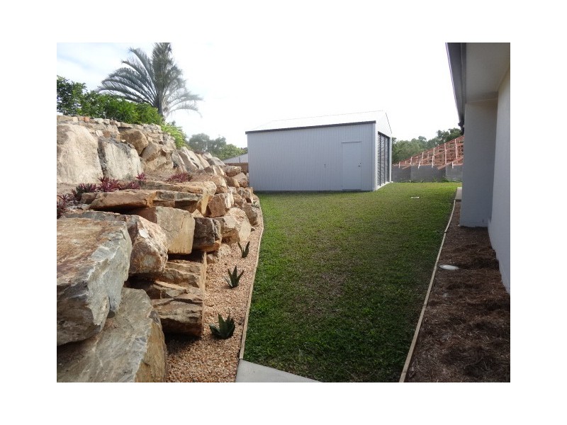 11 Silk Road, Bowen QLD 4805