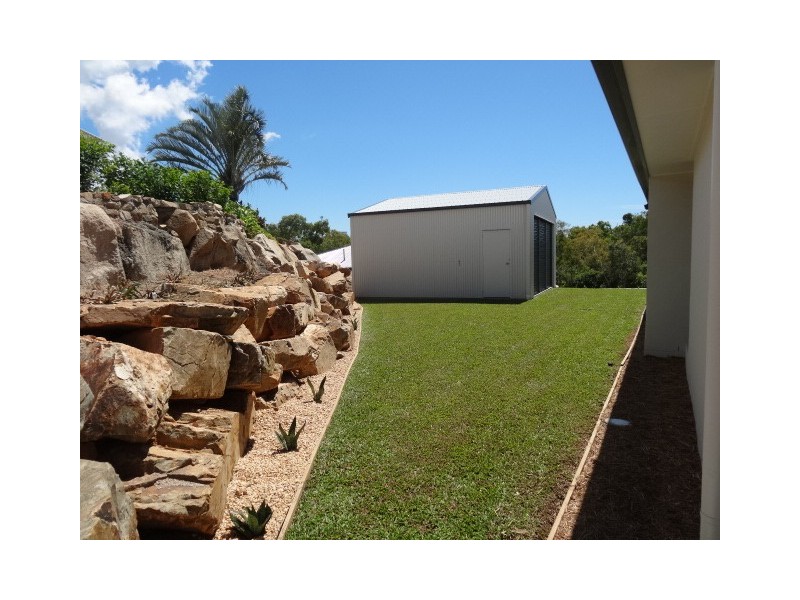 11 Silk Road, Bowen QLD 4805