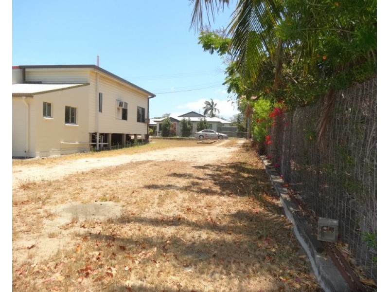 13 Belgravia Road, Bowen QLD 4805