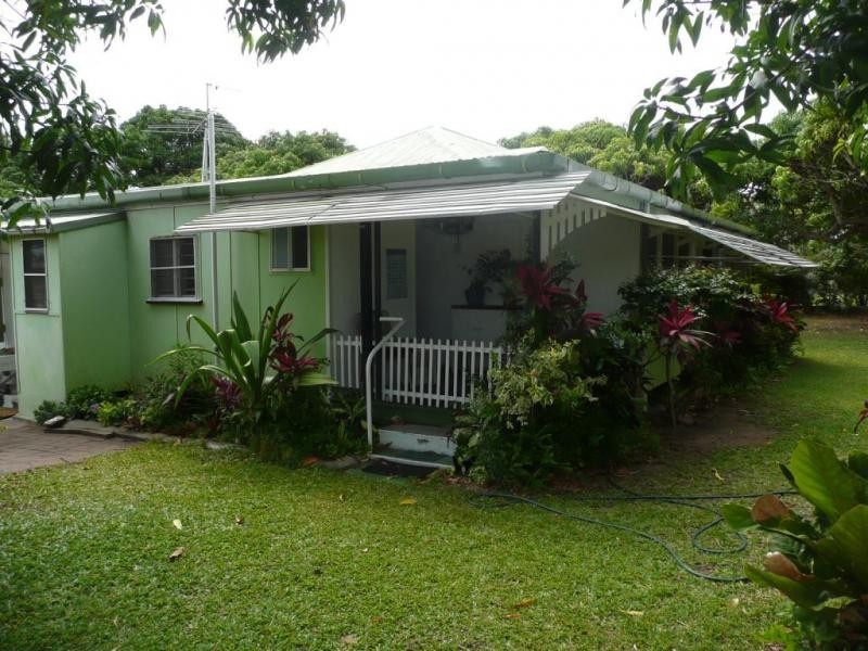 30 Tracey Street, Bowen QLD 4805