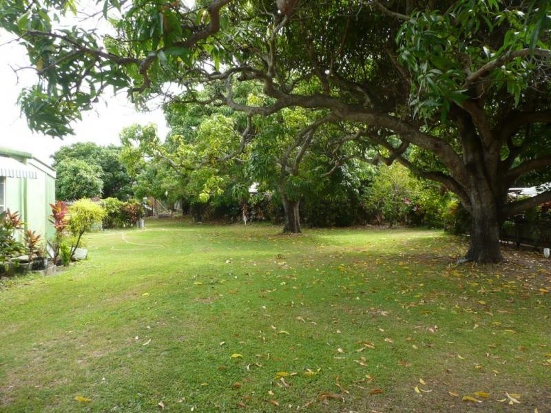 30 Tracey Street, Bowen QLD 4805