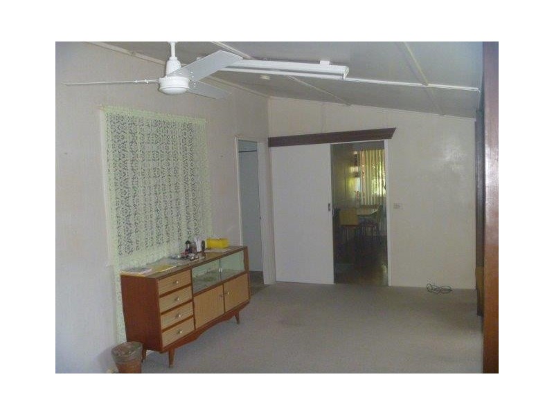 30 Tracey Street, Bowen QLD 4805