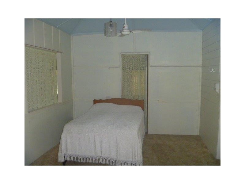 30 Tracey Street, Bowen QLD 4805