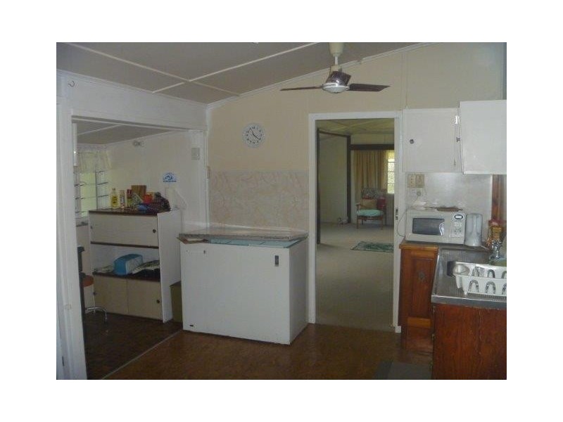 30 Tracey Street, Bowen QLD 4805