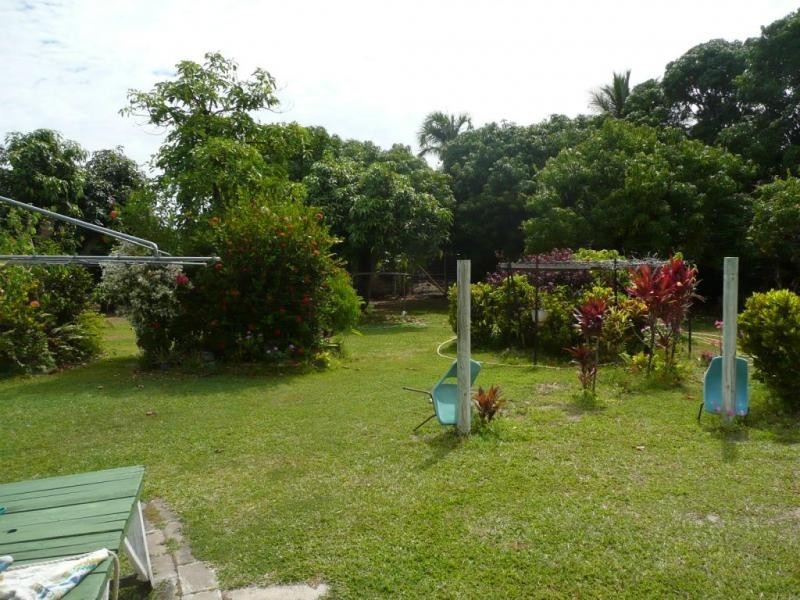 30 Tracey Street, Bowen QLD 4805