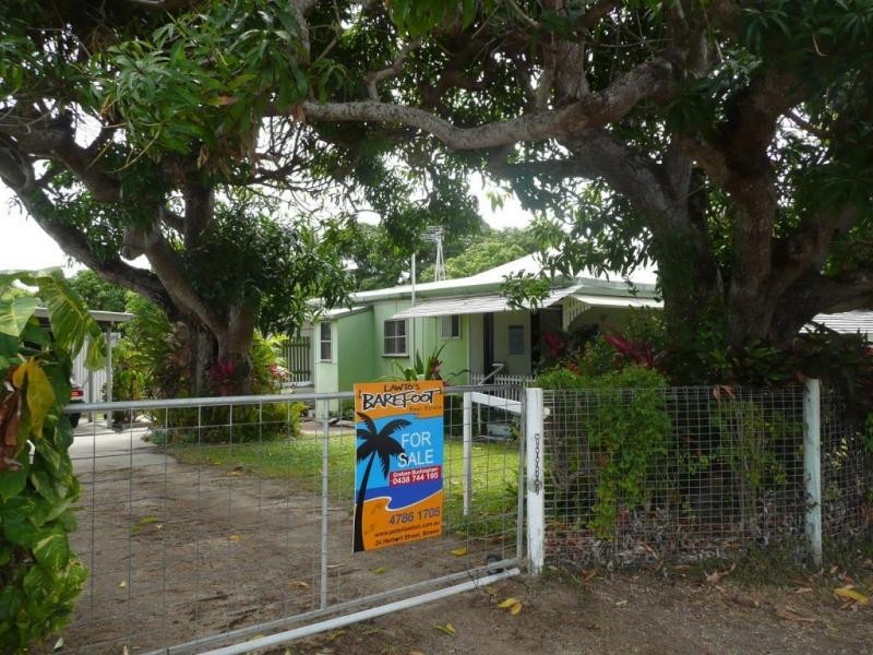 30 Tracey Street, Bowen QLD 4805