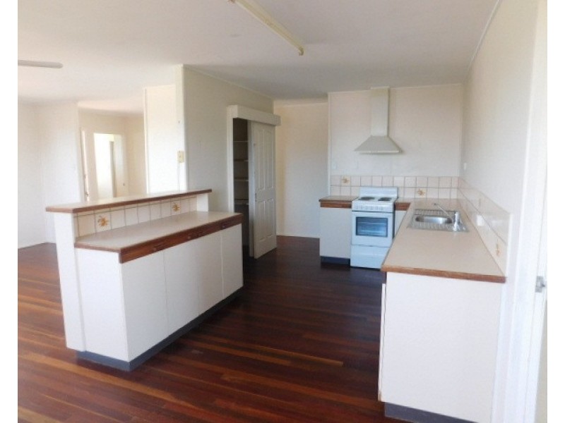 21 Hay Street, Bowen QLD 4805