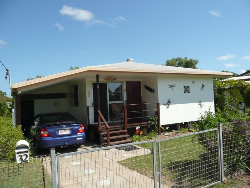 32 Thomas Street, Bowen QLD 4805