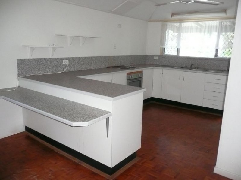 4 Poole Street, Bowen QLD 4805