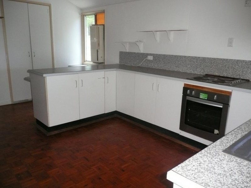 4 Poole Street, Bowen QLD 4805