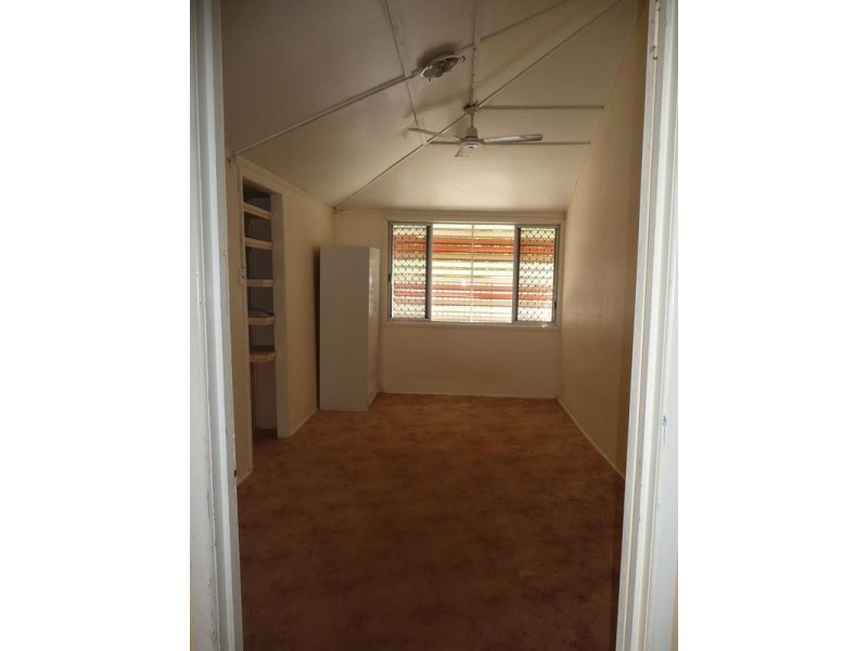 4 Poole Street, Bowen QLD 4805