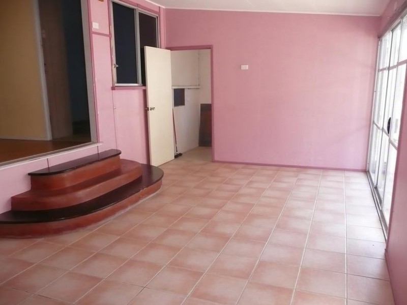 4 Poole Street, Bowen QLD 4805