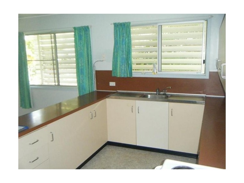 10 Dove Street, Bowen QLD 4805