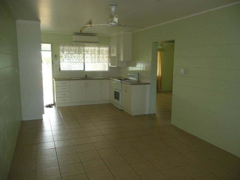 2/25 Gloucester Street, Bowen QLD 4805