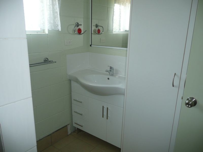 2/25 Gloucester Street, Bowen QLD 4805