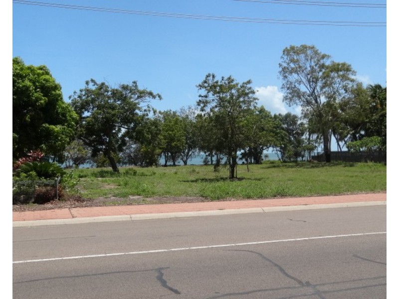 65a & 65b Horseshoe Bay Road, Bowen QLD 4805