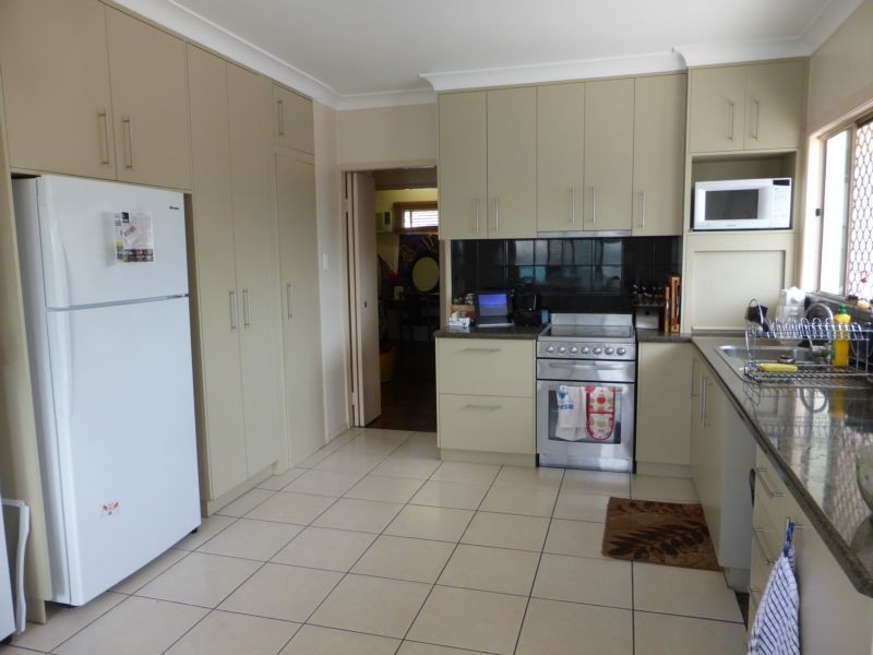9 Murray Avenue, Bowen QLD 4805