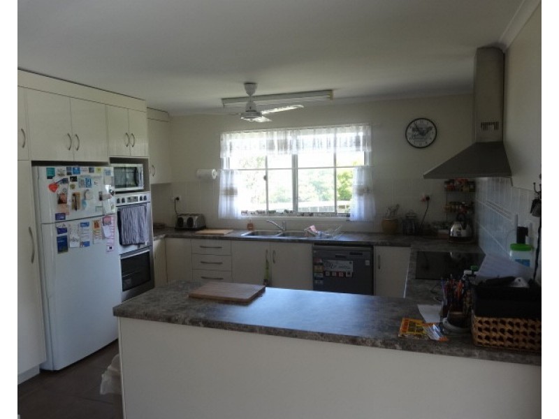11 Miller Street, Collinsville QLD 4804