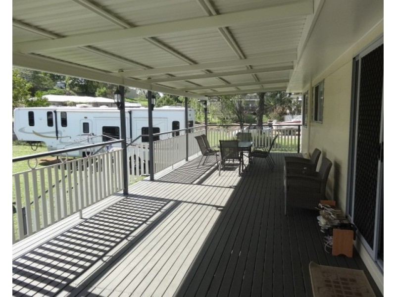 11 Miller Street, Collinsville QLD 4804