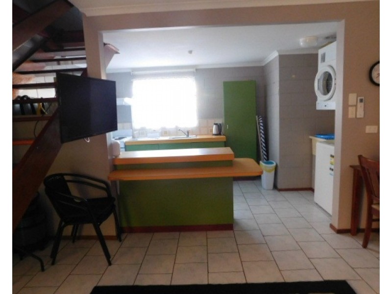 4/2a Powell Street, Bowen QLD 4805