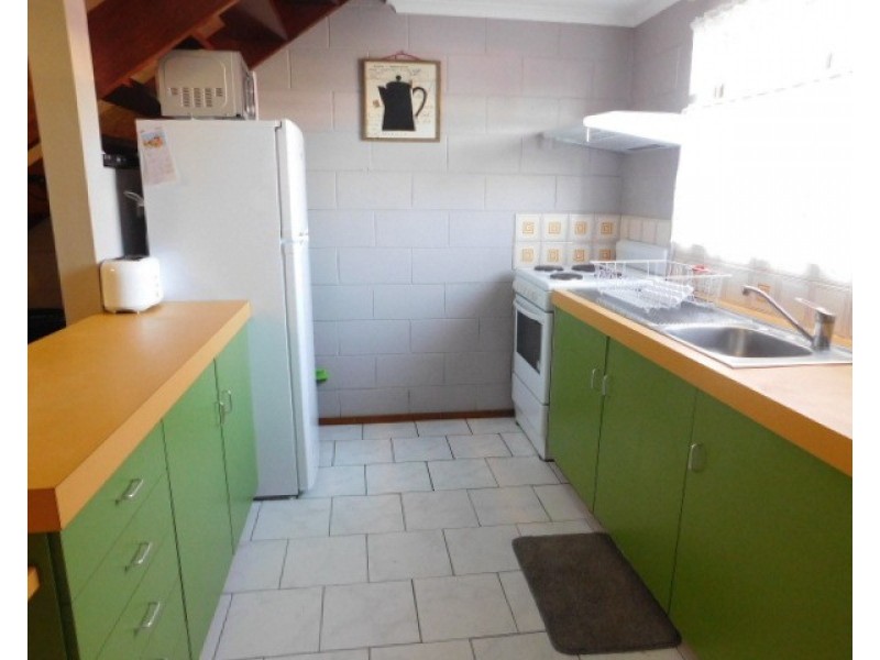 4/2a Powell Street, Bowen QLD 4805