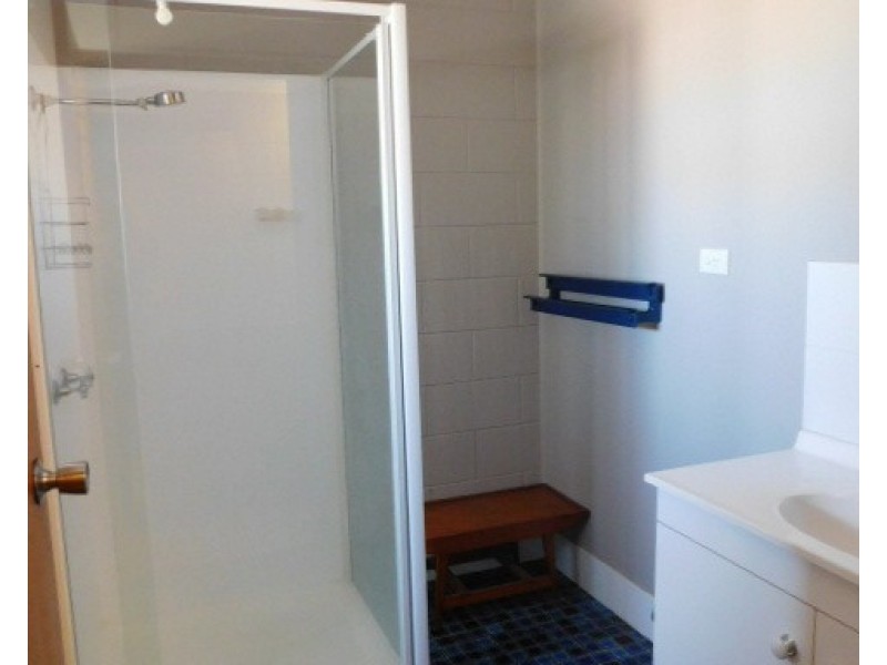 4/2a Powell Street, Bowen QLD 4805