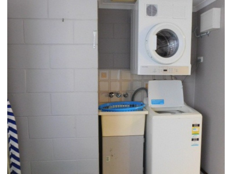 4/2a Powell Street, Bowen QLD 4805