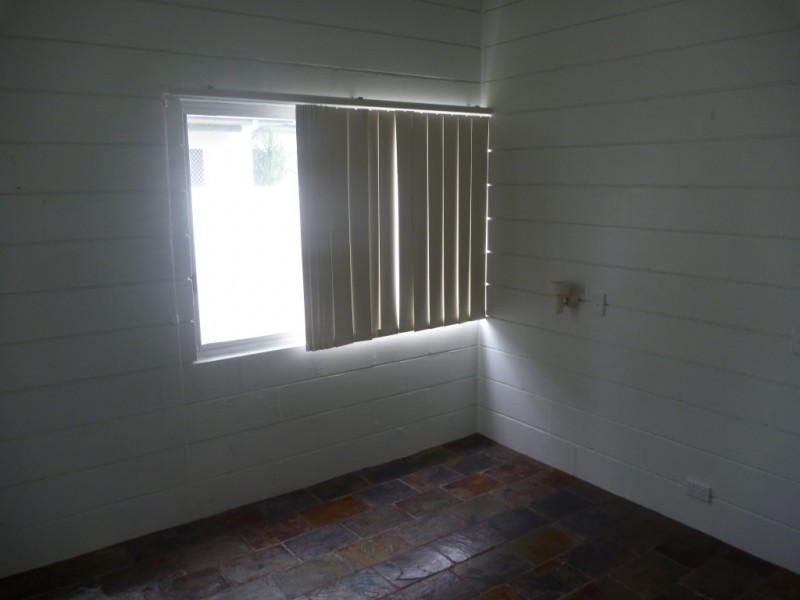 2/14 Casuarina Street, Bowen QLD 4805