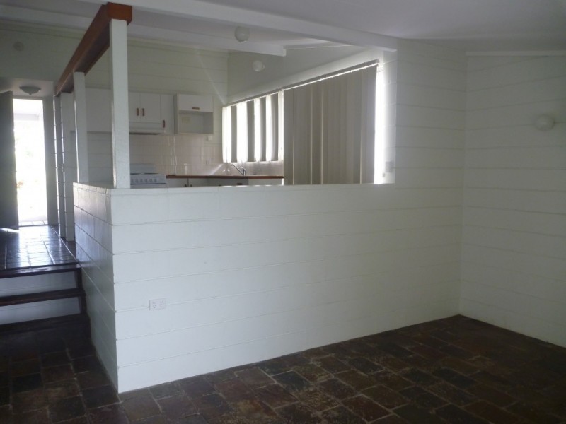 2/14 Casuarina Street, Bowen QLD 4805