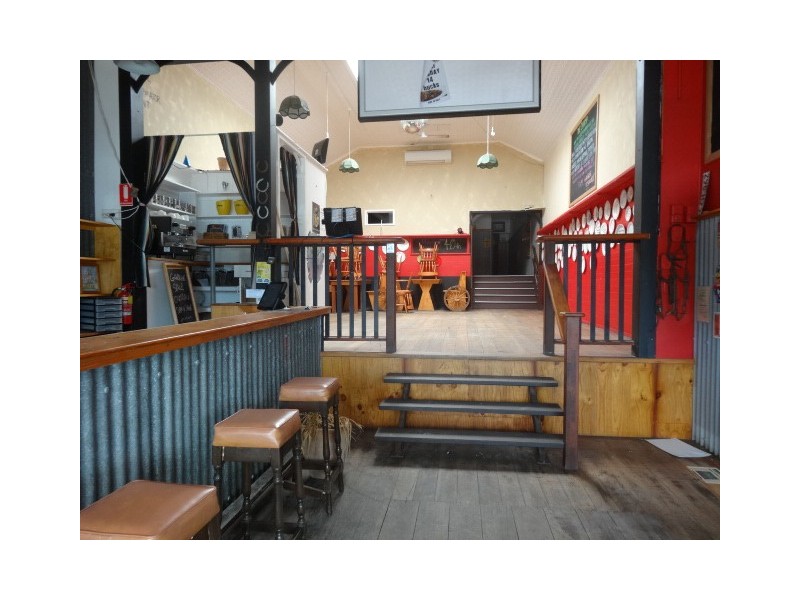 37 Herbert Street, Bowen QLD 4805