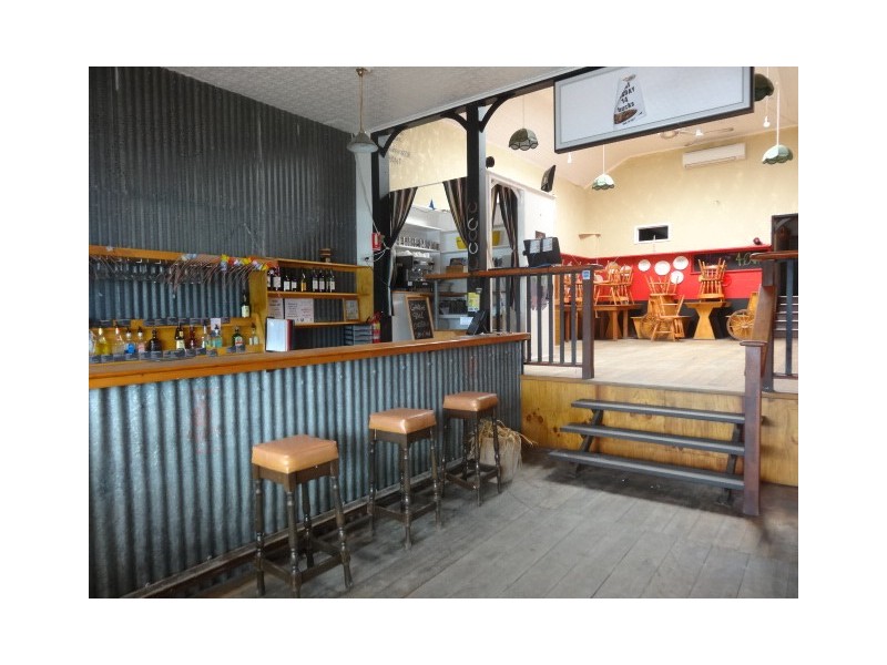 37 Herbert Street, Bowen QLD 4805