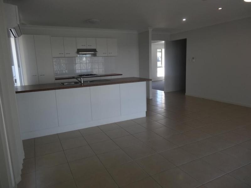 7 Oak Crescent, Bowen QLD 4805