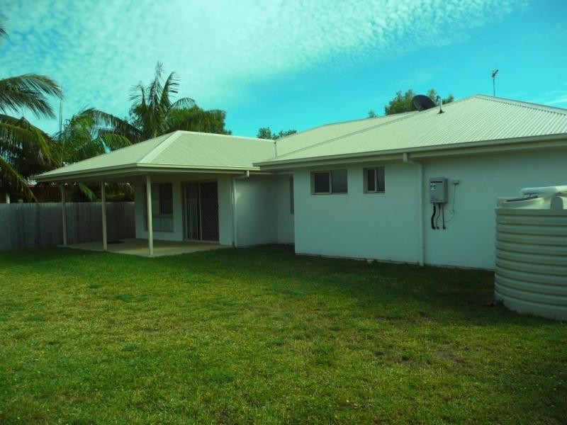 7 Oak Crescent, Bowen QLD 4805