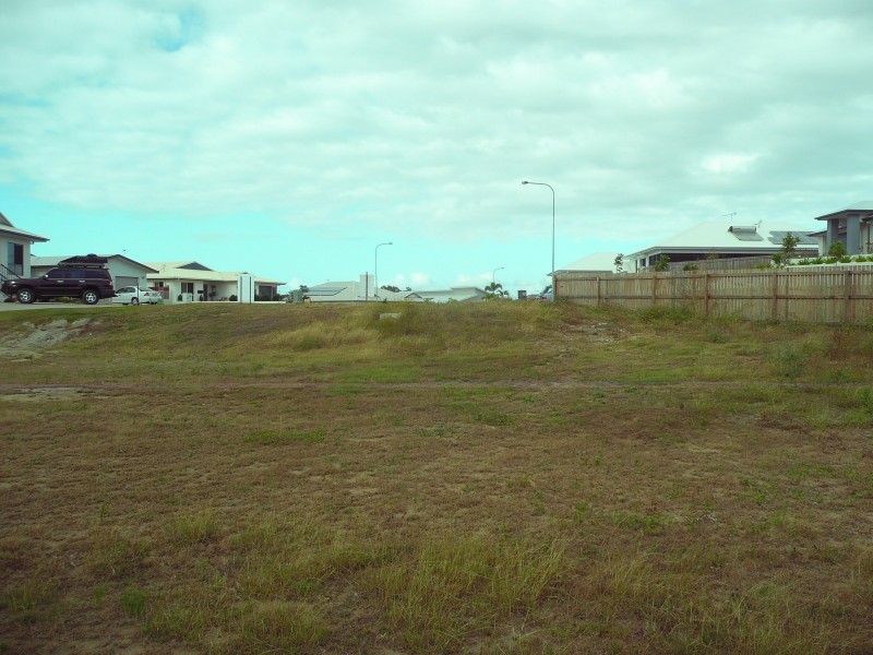 15 Silk Road, Bowen QLD 4805