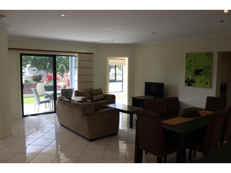 1/101 Herbert Street, Bowen QLD 4805