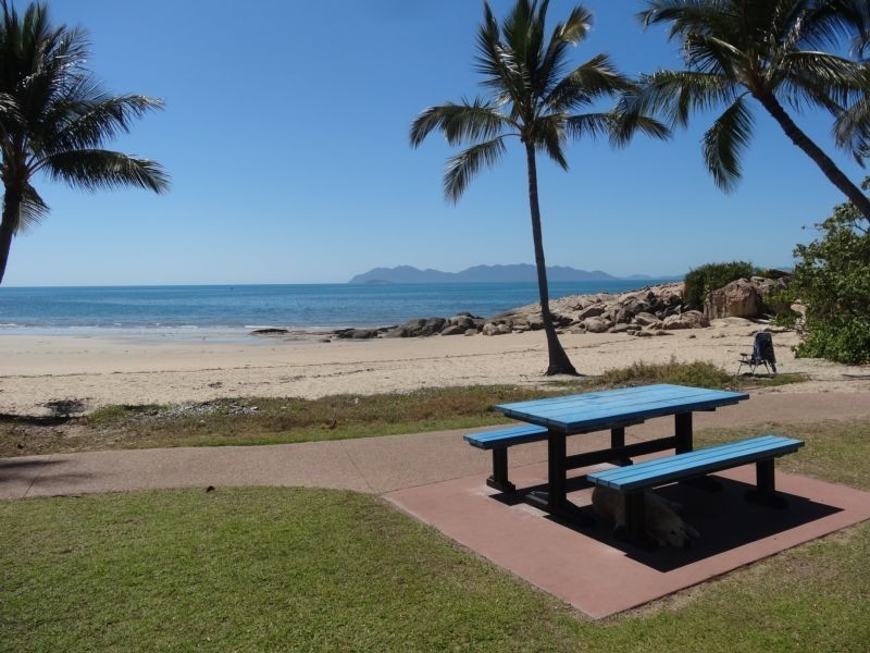 16/2 Pandanus Street, Bowen QLD 4805