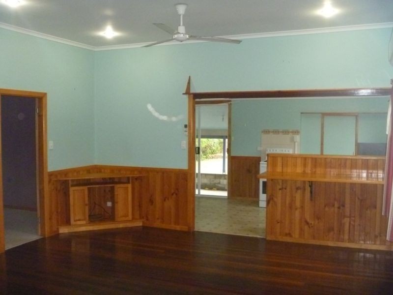 24 Creek Street, Bowen QLD 4805