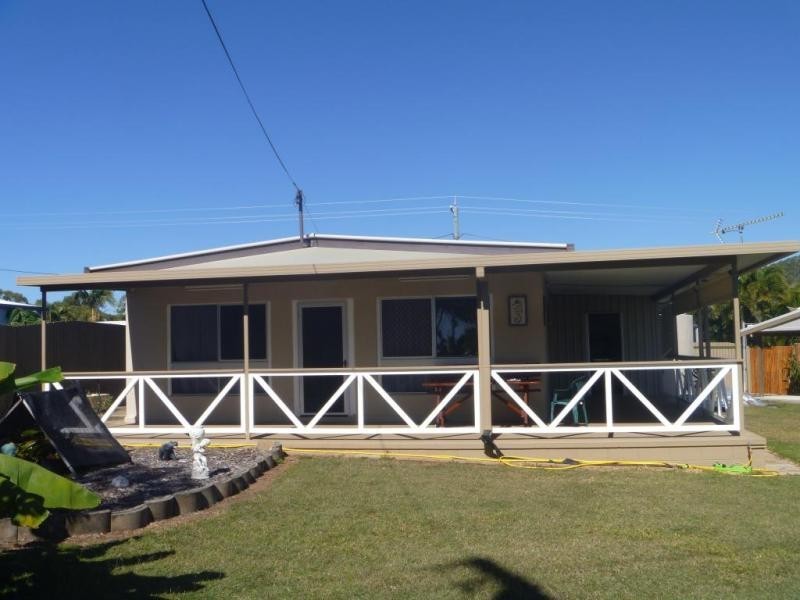 77 Whyte Avenue, Bowen QLD 4805