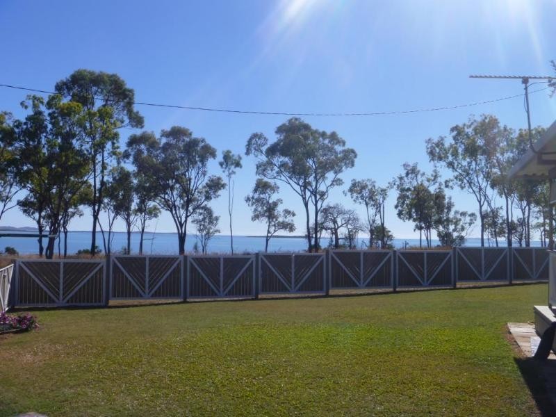 77 Whyte Avenue, Bowen QLD 4805