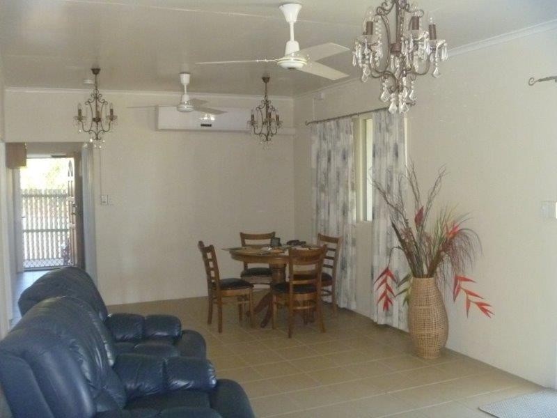 77 Whyte Avenue, Bowen QLD 4805