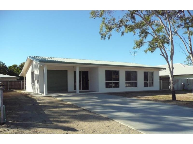 32 Crofton Street, Bowen QLD 4805