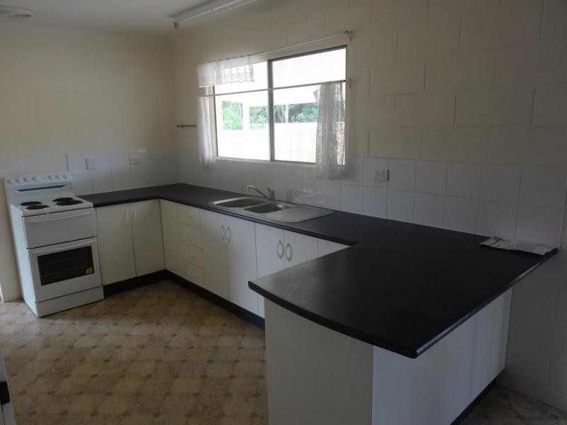 32 Crofton Street, Bowen QLD 4805