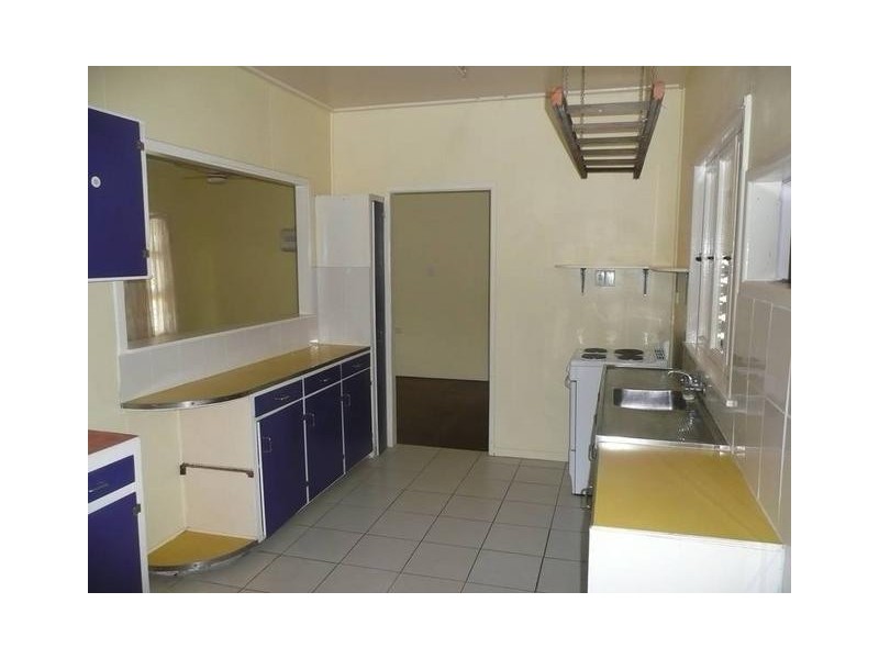 9 Livingstone Street, Bowen QLD 4805