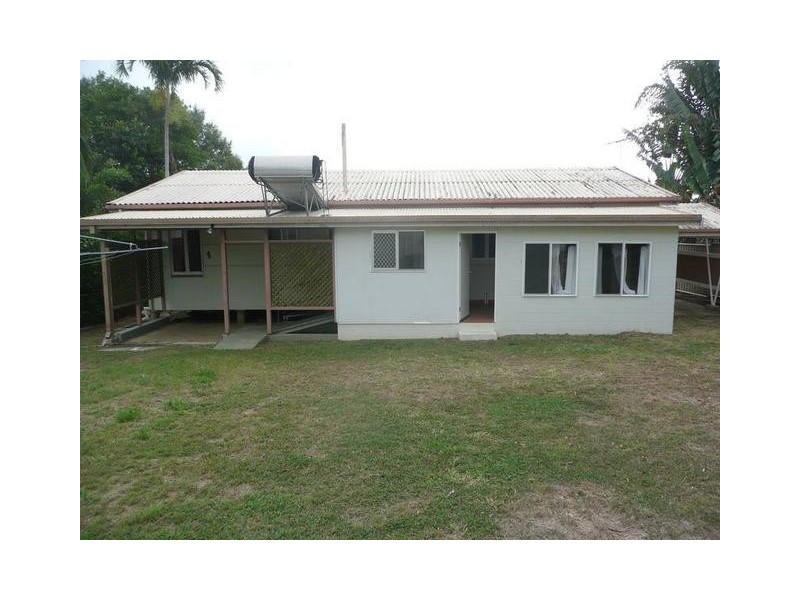 9 Livingstone Street, Bowen QLD 4805