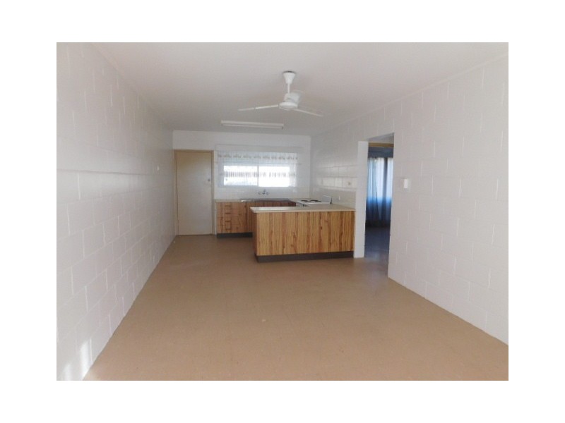 1/17 Casuarina Street, Bowen QLD 4805